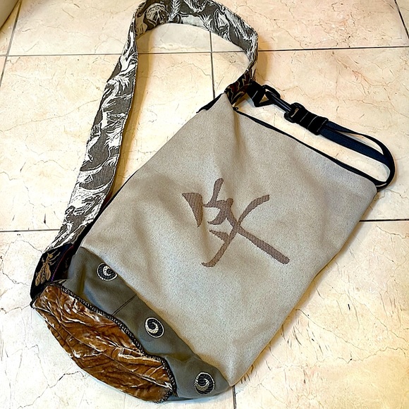 Fabric Sling bag “Every Cloud Has a Silver Lining” - Picture 6 of 6